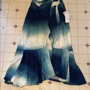 Clearing closet sale! Gorgeous BNWT Bella